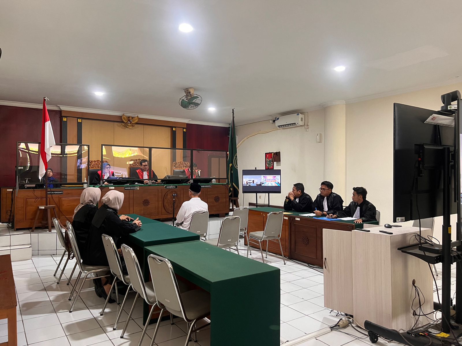 Selaku Penasihat Hukum dalam perkara Tindak Pidana Korupsi Tanah Kas Desa di Pengadilan Tindak Pidana Korupsi pada Pengadilan Negeri Yogyakarta